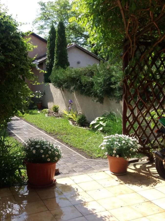 Lux Apartman Villa Hajduszoboszlo Exterior photo